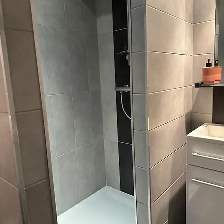 Cocon Iodé Cosy équipé, Baigné De Lumière, Situé Au Cœur De à 1min à Pied Du Marché Avec Tv Et Wifi Apartamento La Rochelle (Charente-Maritime)