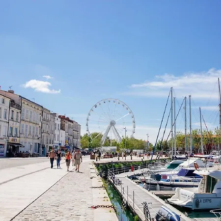 Cocon Iode Cosy Au Centre De - Marche Au Bout De La Rue A 1 Min, Lumineux Et Complet Avec Tv Et Wifi Daire La Rochelle (Charente-Maritime)