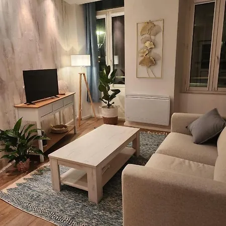 Cocon Iode Cosy Equipe, Baigne De Lumiere, Situe Au Coeur De La Rochelle A 1min A Pied Du Marche Avec Tv Et Wifi