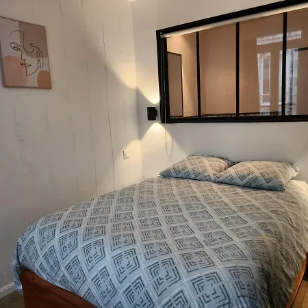 Apartment Cocon Iode Cosy Equipe, Baigne De Lumiere, Situe Au Coeur De La Rochelle A 1min A Pied Du Marche Avec Tv Et Wifi La Rochelle (Charente-Maritime)