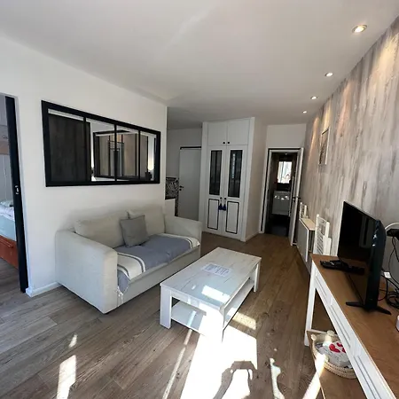 Charmant Cocon Iode Cosy Au Centre De La Rochelle - Marche Au Bout De La Rue A 1 Min, Lumineux Et Complet Avec Tv Et Wifi