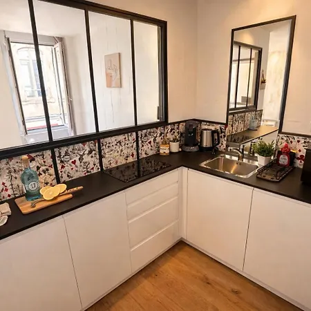 Cocon Iodé Cosy équipé, Baigné De Lumière, Situé Au Cœur De à 1min à Pied Du Marché Avec Tv Et Wifi Apartamento