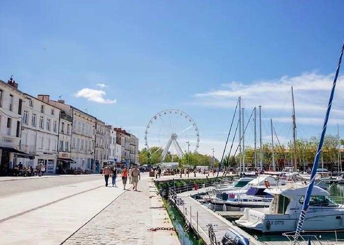 Cocon Iodé Cosy équipé, Baigné De Lumière, Situé Au Cœur De à 1min à Pied Du Marché Avec Tv Et Wifi Appartement La Rochelle (Charente-Maritime)
