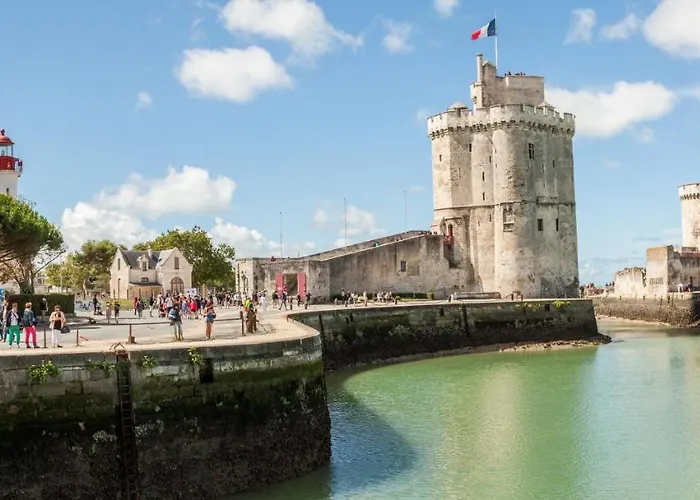 Appartement Cocon Iodé Cosy équipé, Baigné De Lumière, Situé Au Cœur De à 1min à Pied Du Marché Avec Tv Et Wifi La Rochelle (Charente-Maritime)