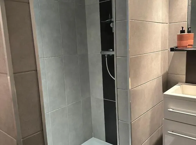 Cocon Iodé Cosy équipé, Baigné De Lumière, Situé Au Cœur De à 1min à Pied Du Marché Avec Tv Et Wifi Apartamento La Rochelle (Charente-Maritime)