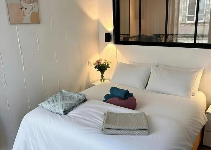 Cocon Iodé Cosy équipé, Baigné De Lumière, Situé Au Cœur De à 1min à Pied Du Marché Avec Tv Et Wifi Apartamento *