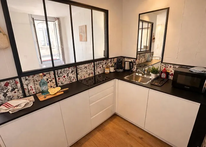 Cocon Iodé Cosy équipé, Baigné De Lumière, Situé Au Cœur De à 1min à Pied Du Marché Avec Tv Et Wifi Apartamento