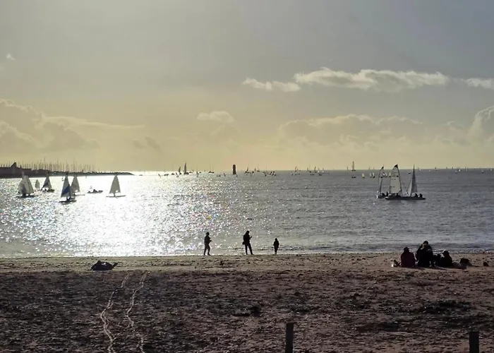 Cocon Iodé Cosy équipé, Baigné De Lumière, Situé Au Cœur De à 1min à Pied Du Marché Avec Tv Et Wifi Apartamento *